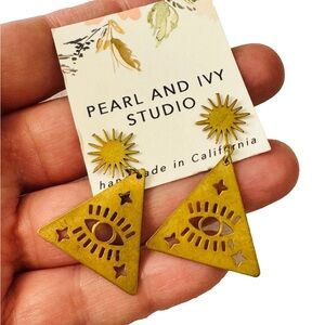 NEW ON CARD Pearl and Ivy Studio
EVIL EYE Third Eye Pierced Dangle
Earrings